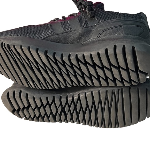 Sneaker - Adidas running shoes in EUC #SB5 - Picture 9 of 13